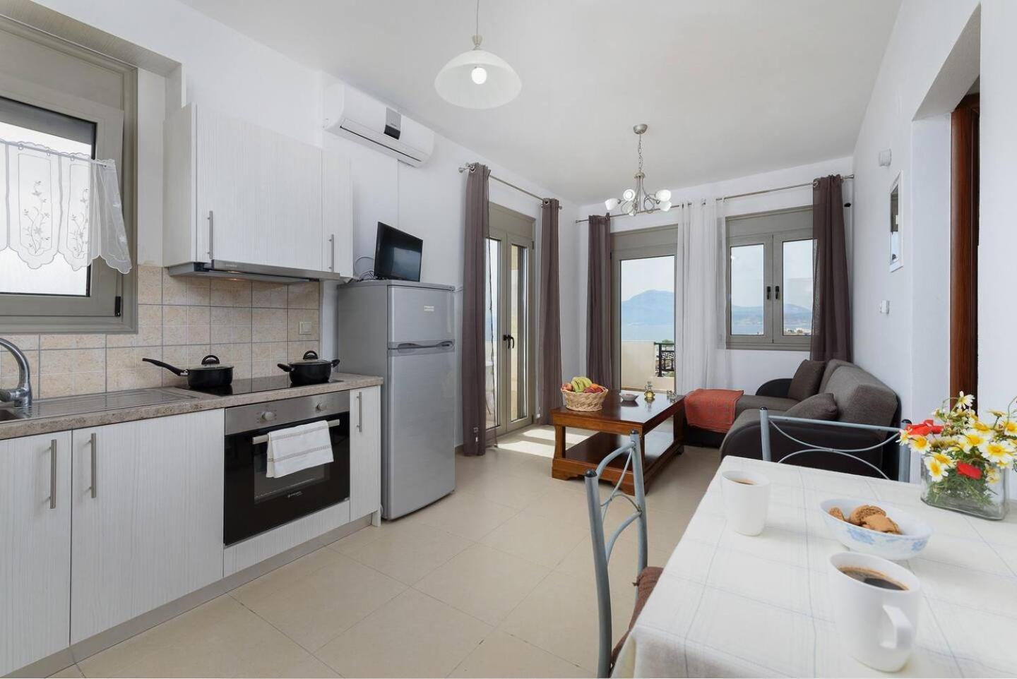 Sofia Apartment, With Sea & Mountain View Kalamaki  Exterior foto